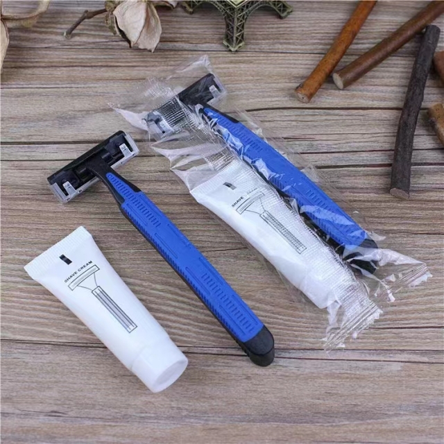 one-time shaving knife (东莞市超白化工贸易有限公司)