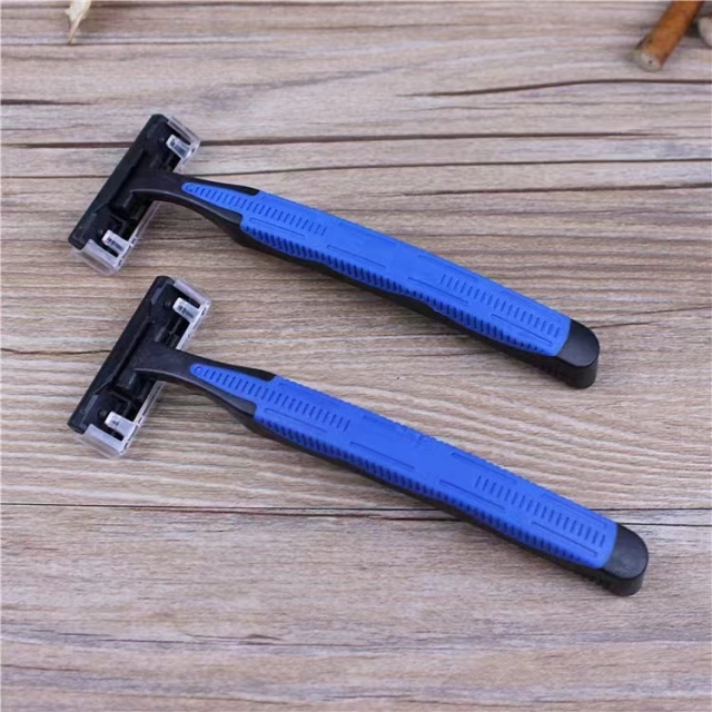 one-time shaving knife (东莞市超白化工贸易有限公司)