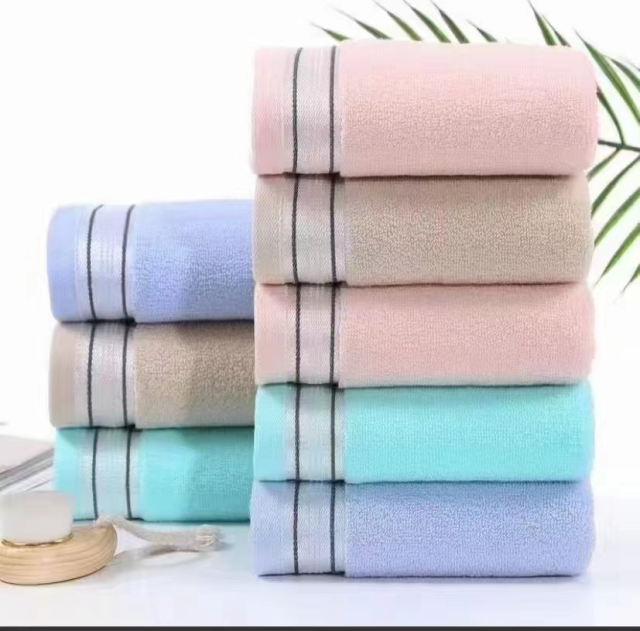 High-end cotton thickened and increasing color towel bath towel(东莞市超白化工贸易有限公司)