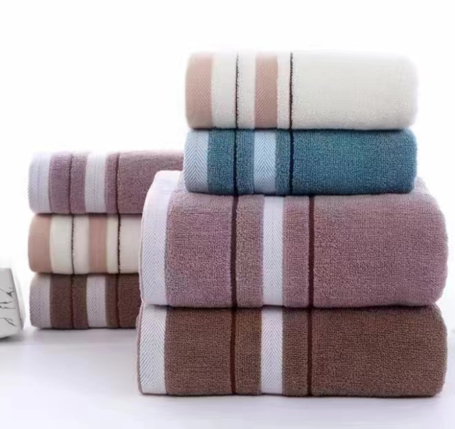 High-end cotton thickened and increasing color towel bath towel(东莞市超白化工贸易有限公司)