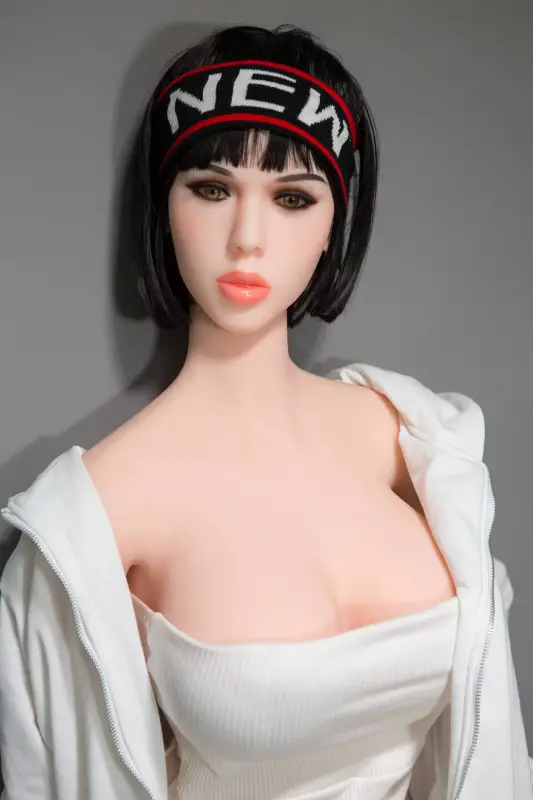 Luxurious Silicone Love Doll - 169cm with Realistic Skin Texture（Silicone head + silicone body）