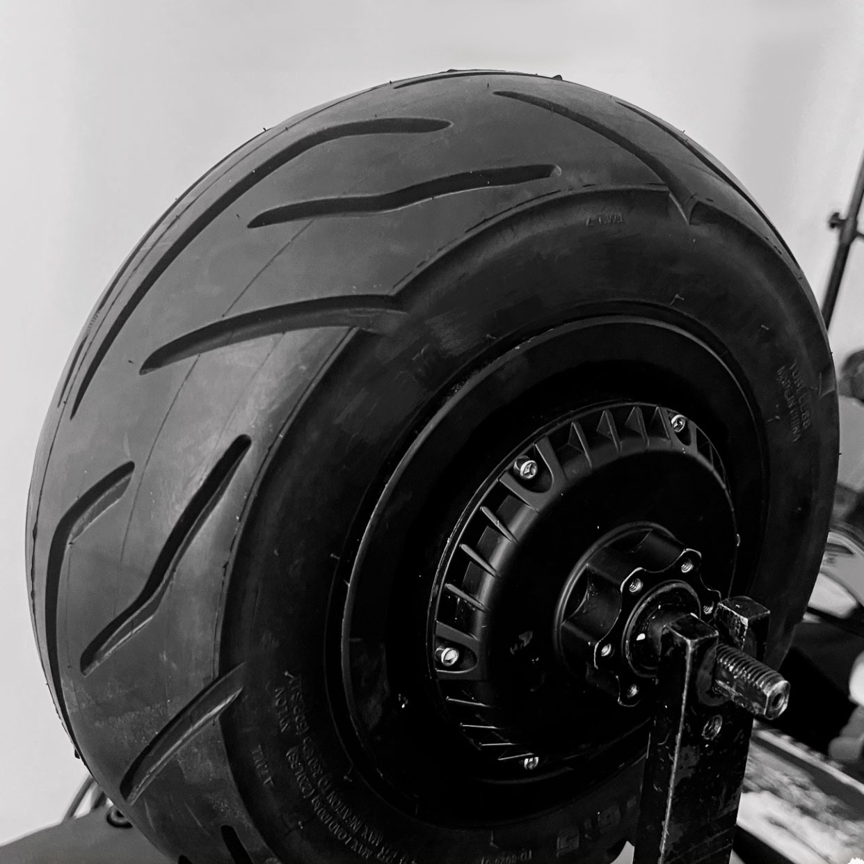 11-Inch Wide Split Motor, 130mm Magnet, 8000W High-Performance Single/Dual Shaft Electric Scooter Engine