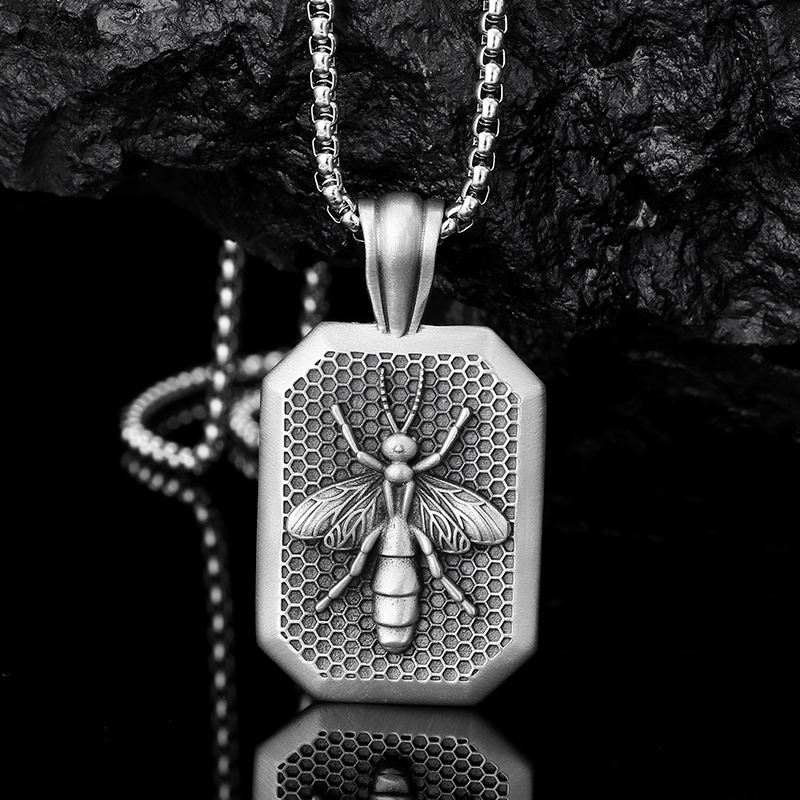 EVBEA Bee Animal Pendant Necklace