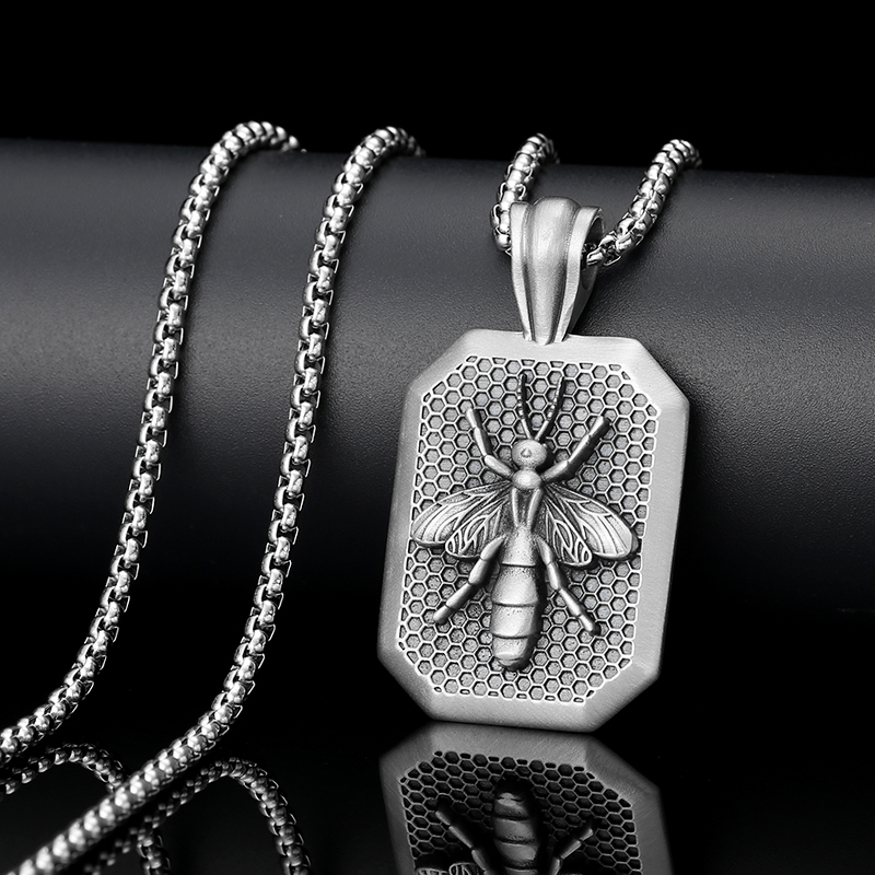 EVBEA Bee Animal Pendant Necklace