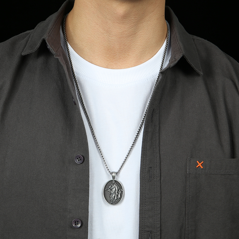 EVBEA Embracing Jesus Pendant