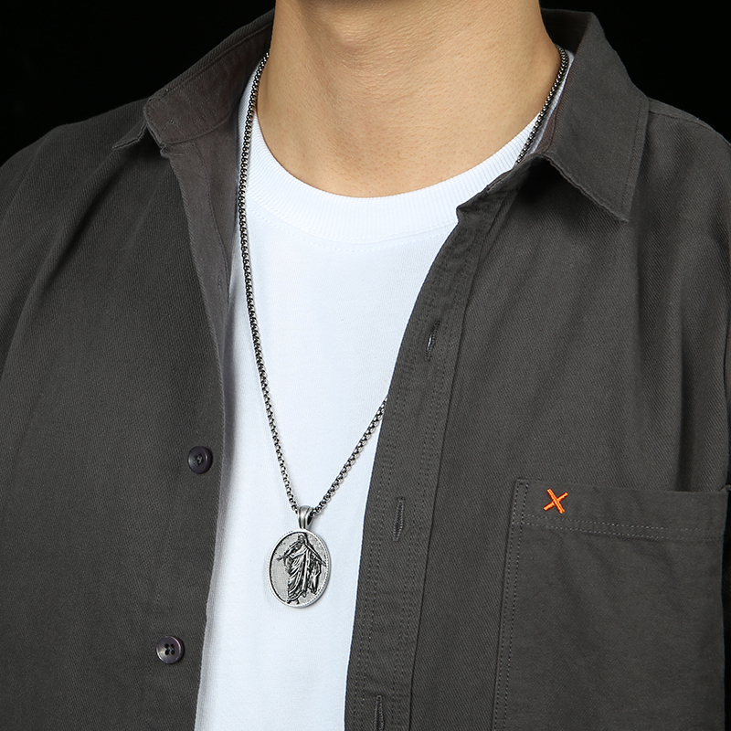 EVBEA Embracing Jesus Pendant