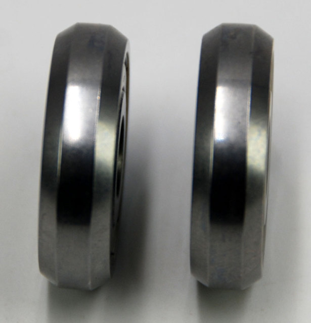 C35 - 구형 프로파일의 트랙 롤러