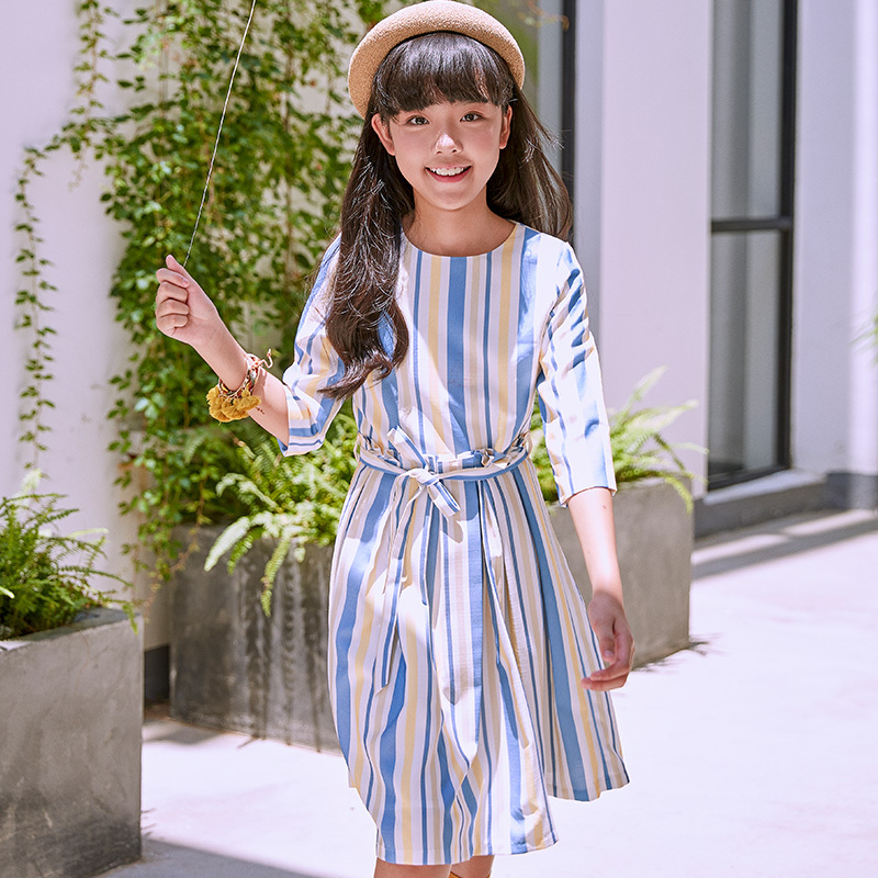 New style girls' striped dress, with blue, yellow and white stripes + a waistband, featuring a fresh and literary style.