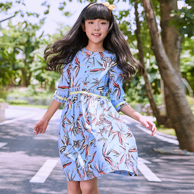 Summer Girls' Printed Dress, with a fresh blue background and leaf patterns, sweet and cute.