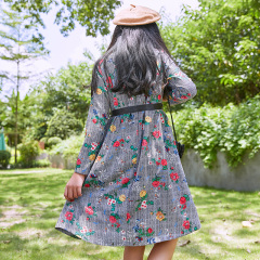 New Girls' Floral Dress, with a gray base, blooming flowers and a black waist belt, fully embracing the retro and sweet style.