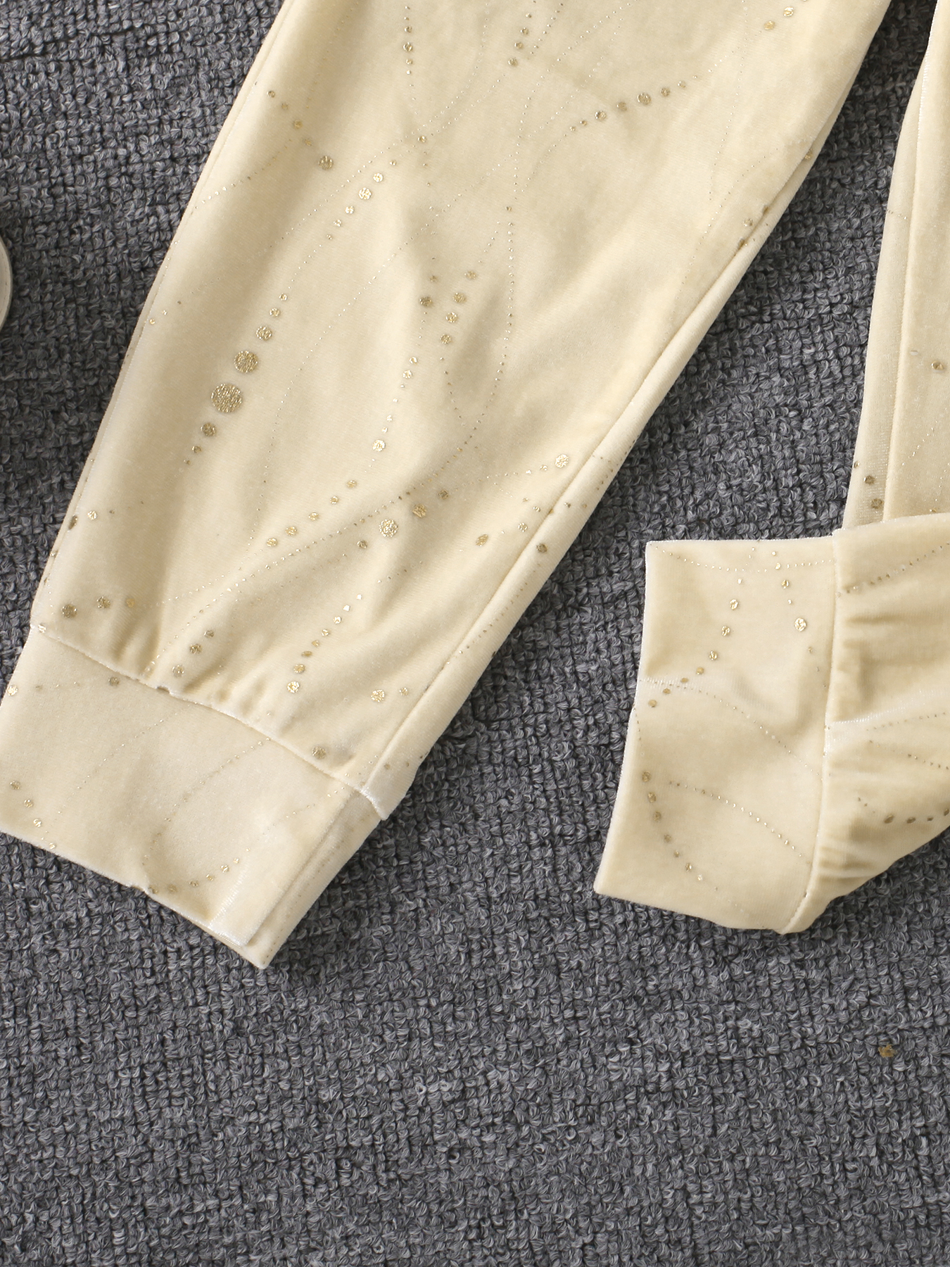 Girls' Light Gold Sequin Velvet Set: Hooded Top + Cuffed Pants, Gentle & Shiny～