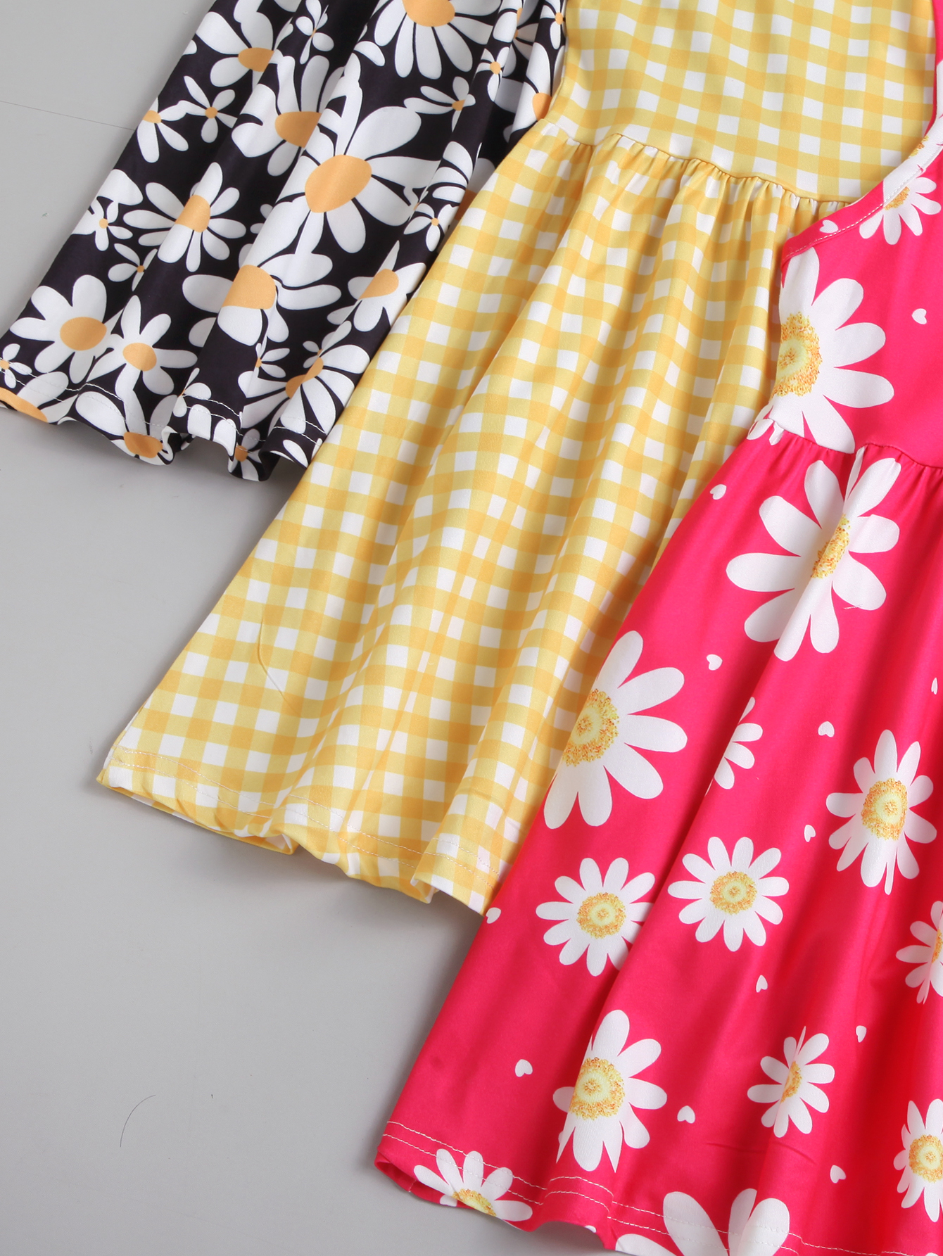 Girls' Fresh Spaghetti Strap Dress Three - Piece Set (Daisy/Checkered/Flower - Printed Styles)