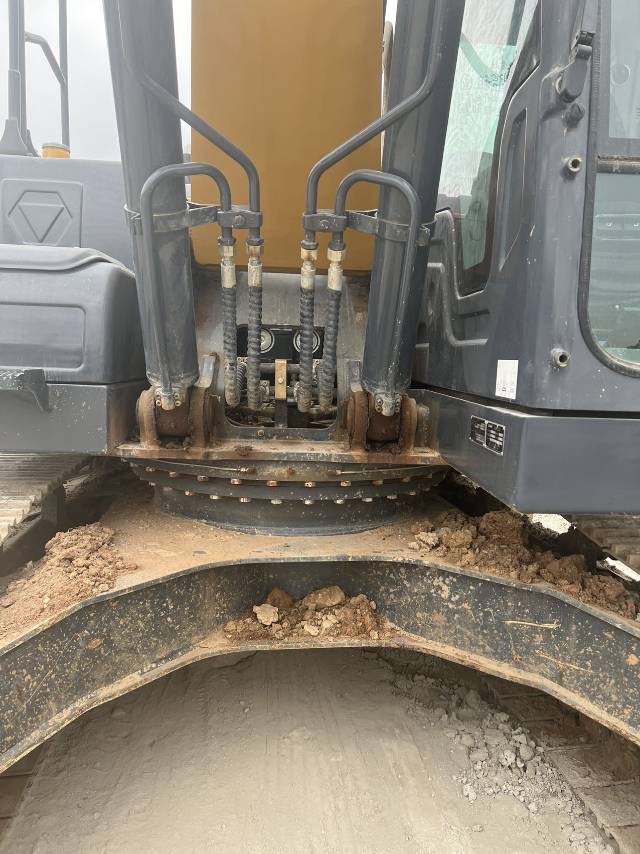 XCMG XE200D crawler excavator
