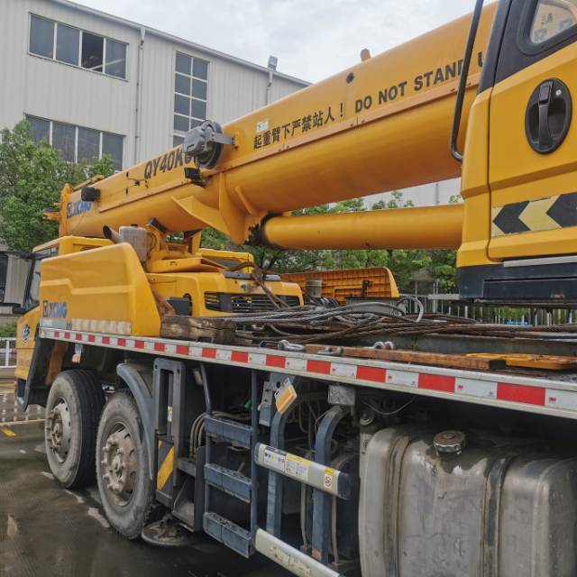 XCMG QY40KC truck crane
