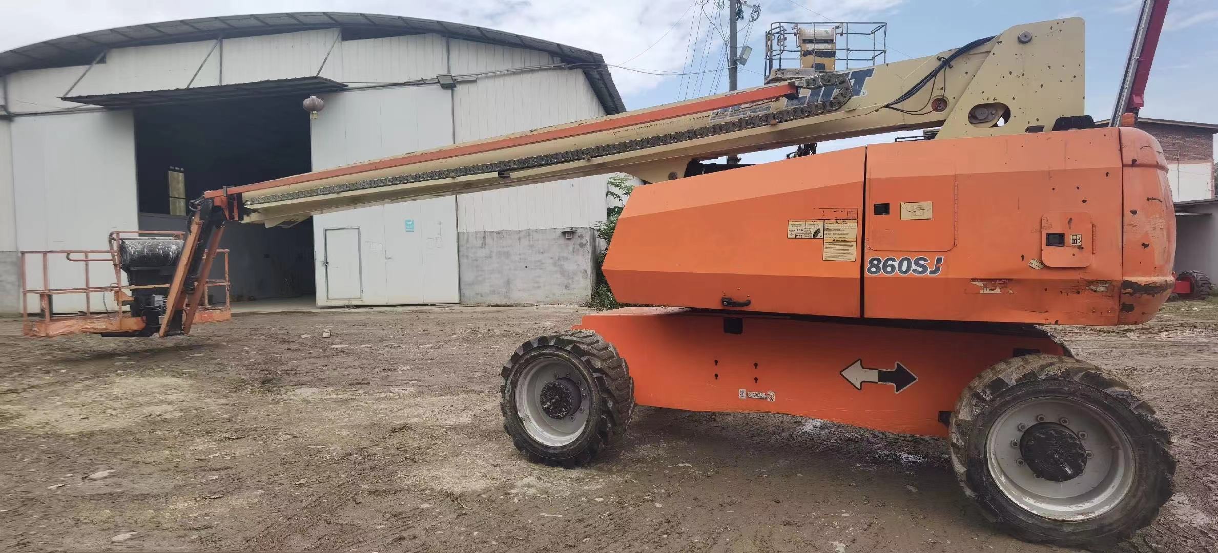 2017 JLG860SJ