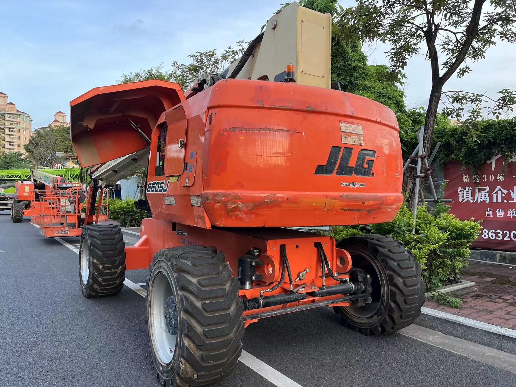 2022 JLG860SJ