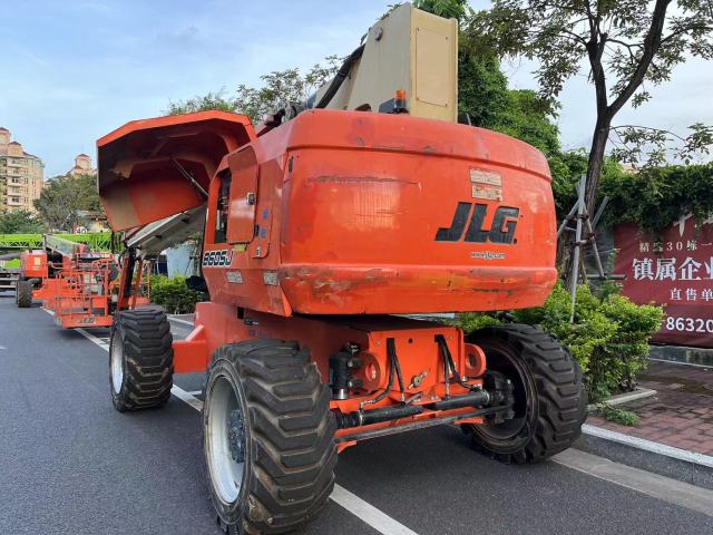 2022 JLG860SJ
