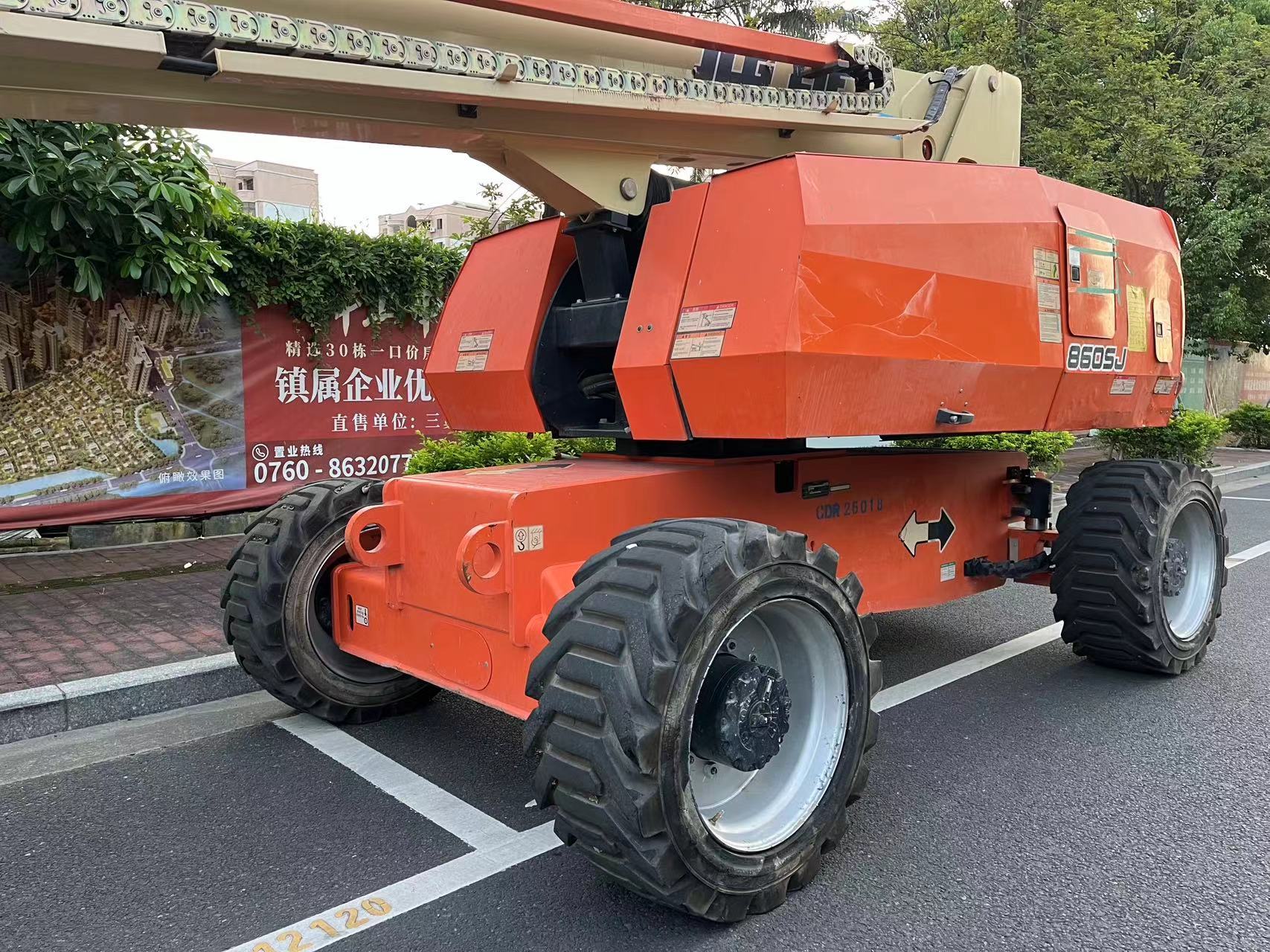 2022 JLG860SJ