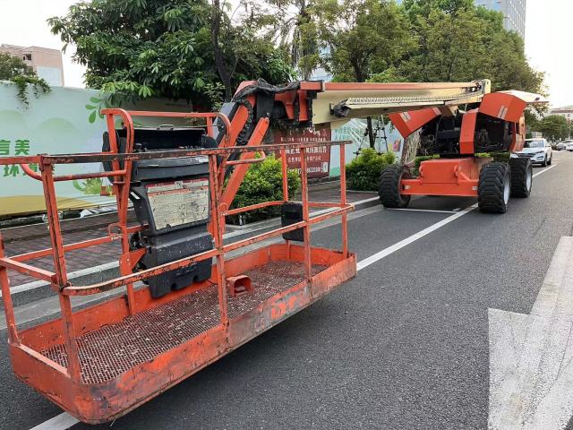 2017 JLG860SJ