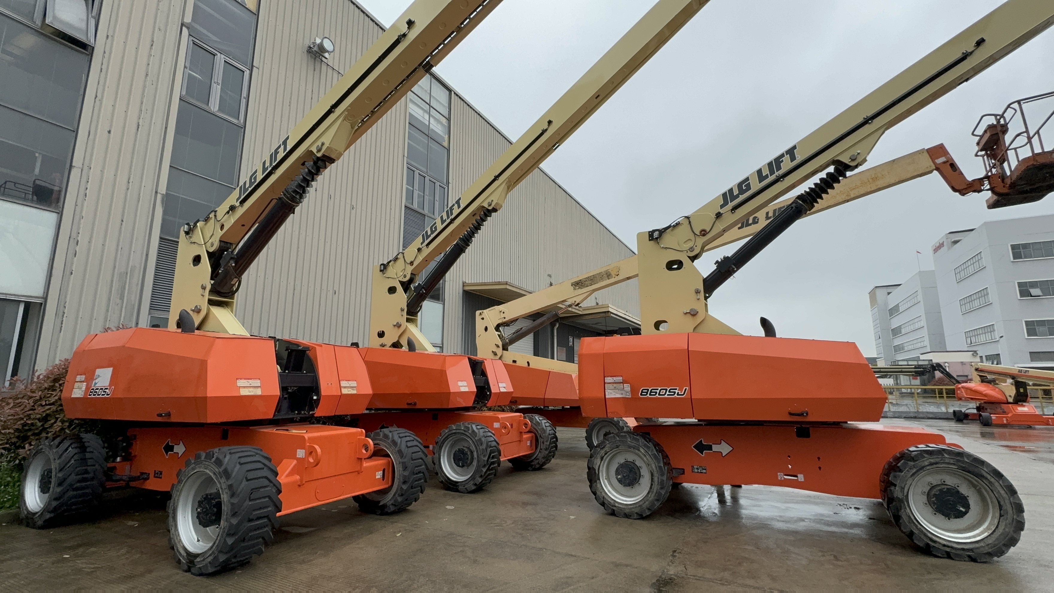 2022 JLG860SJ