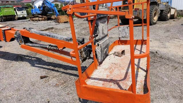 2017 JLG 660SJ