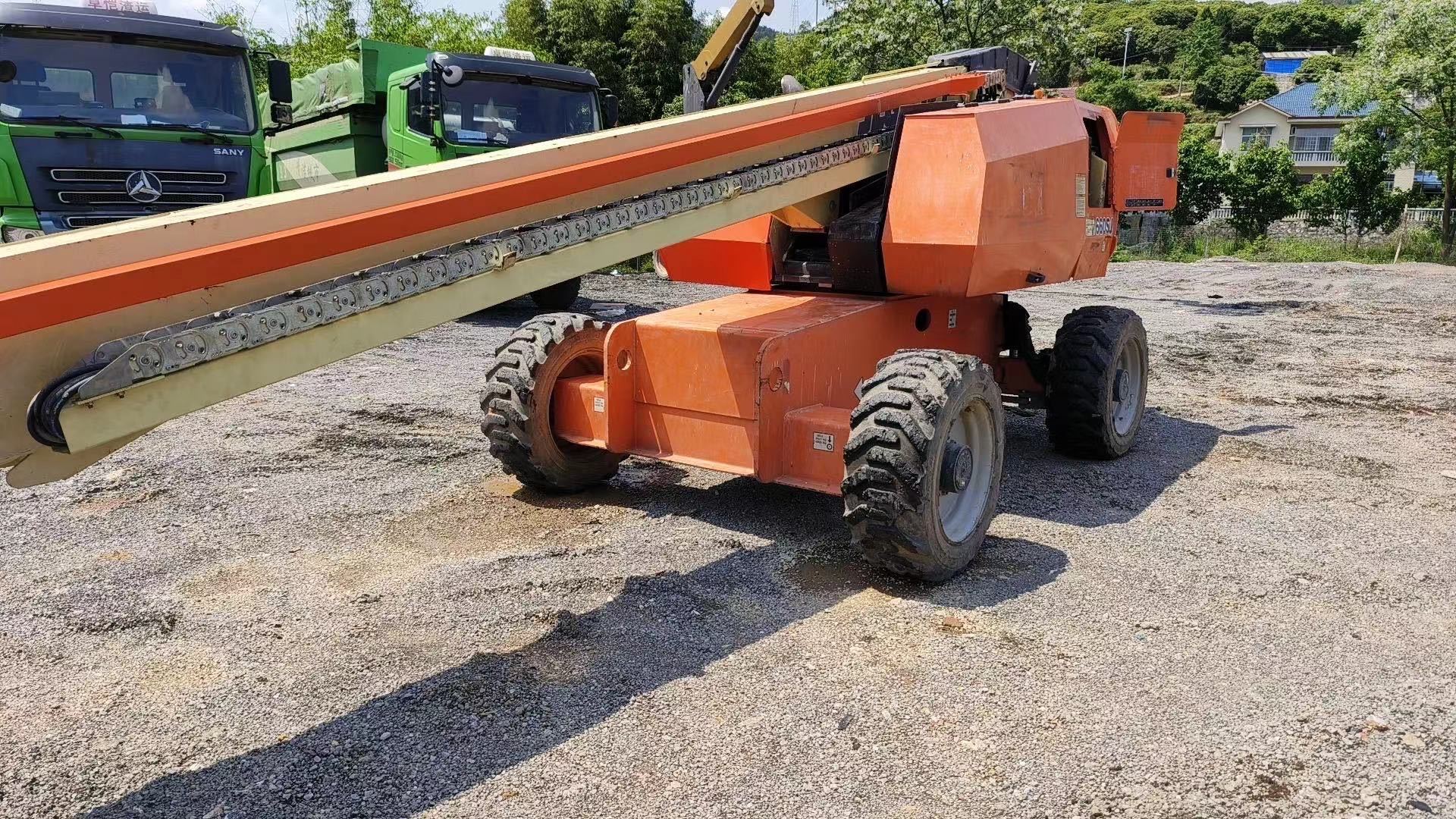 2017 JLG 660SJ