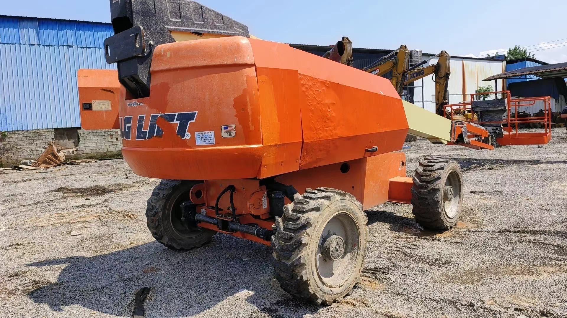 2017 JLG 660SJ