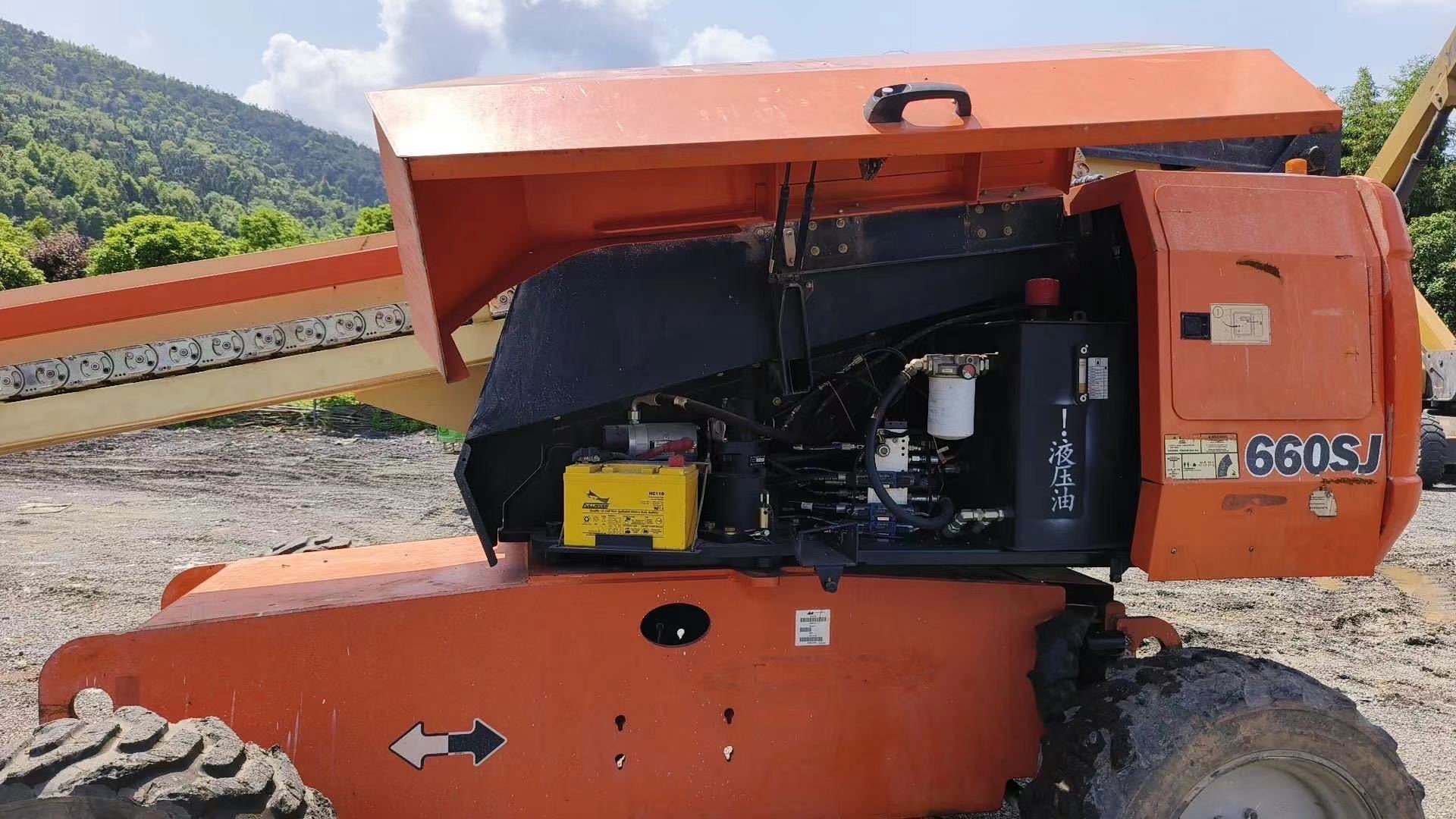 2017 JLG 660SJ