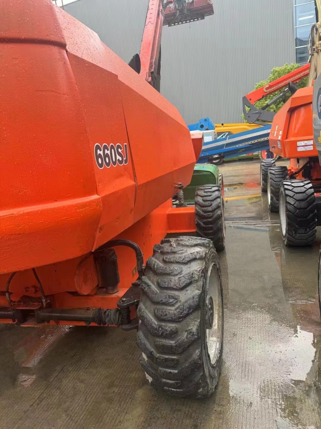 2017 JLG 660SJ