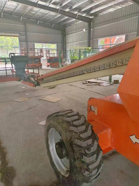 2017 JLG 660SJ