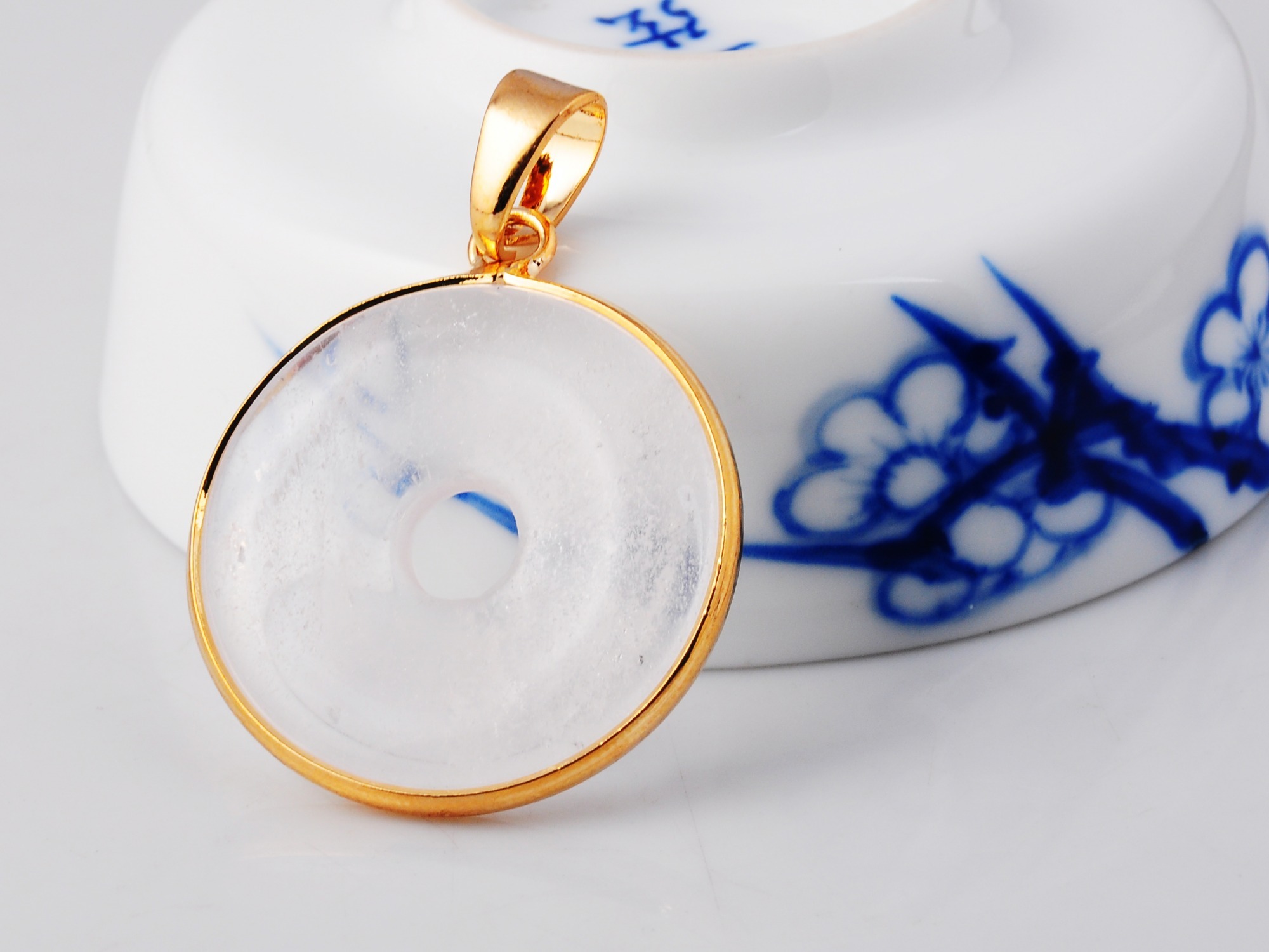 Gold Wire 32MM CoinGemstone Pendant