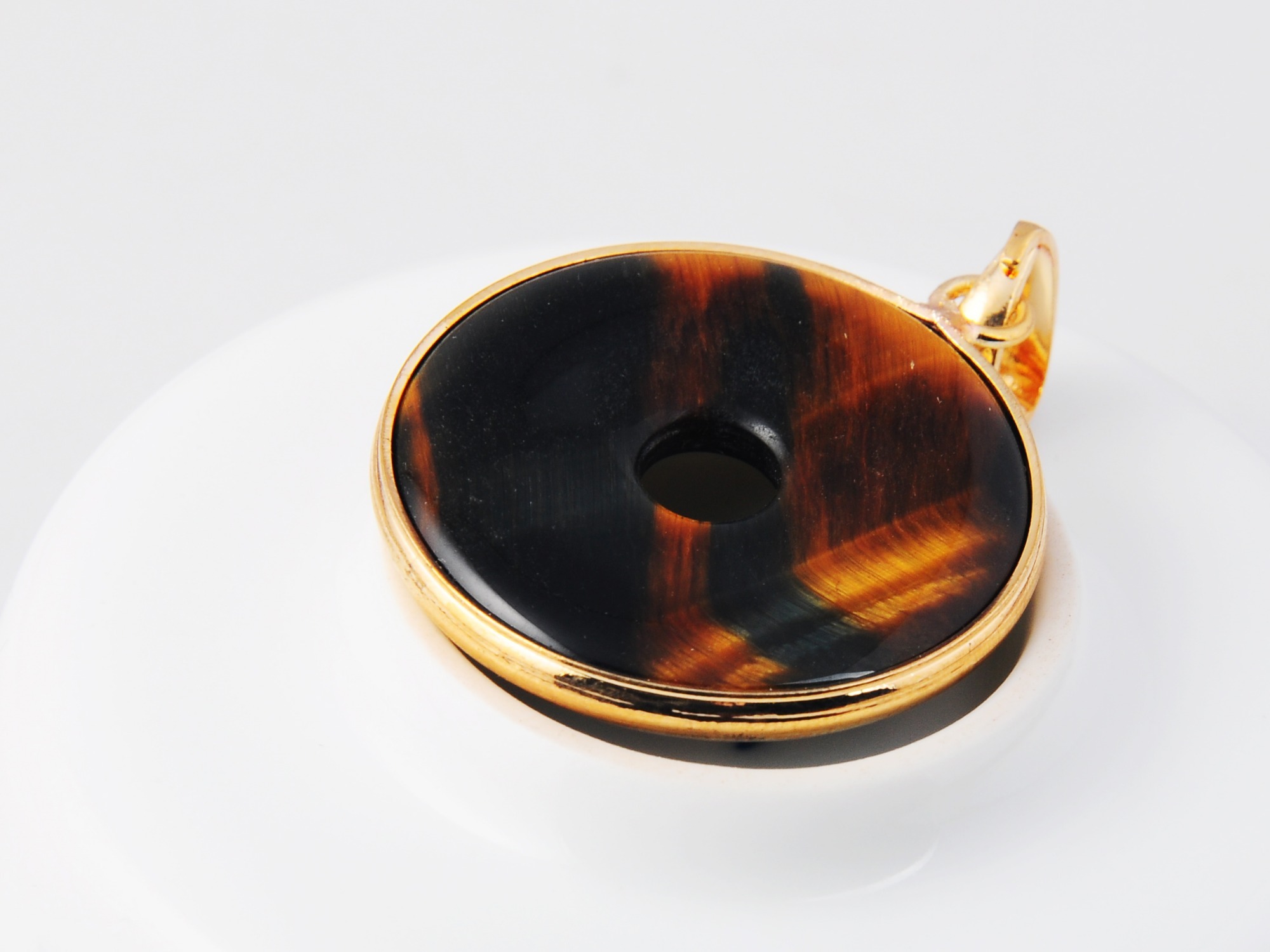 Gold Wire 32MM CoinGemstone Pendant