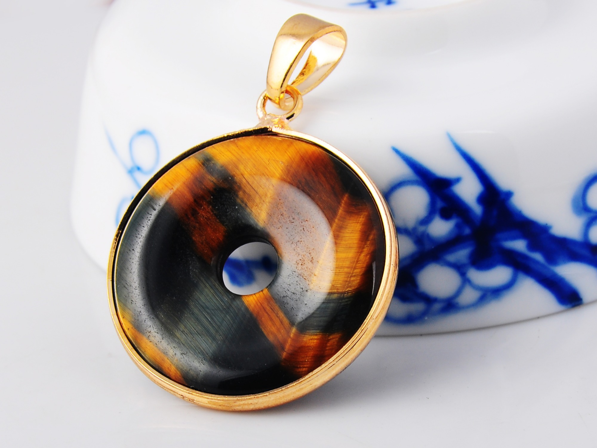 Gold Wire 32MM CoinGemstone Pendant