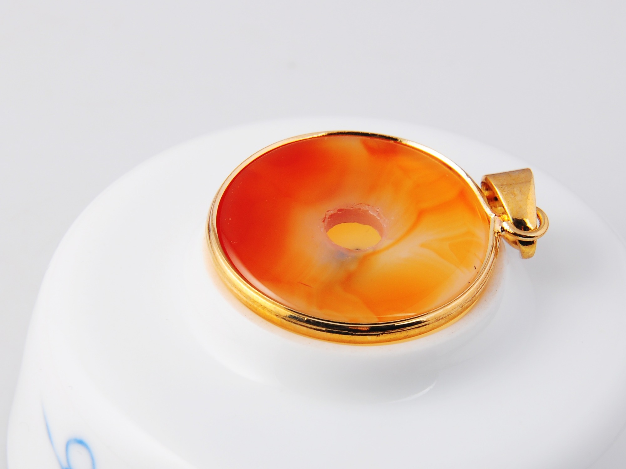 Gold Wire 32MM CoinGemstone Pendant