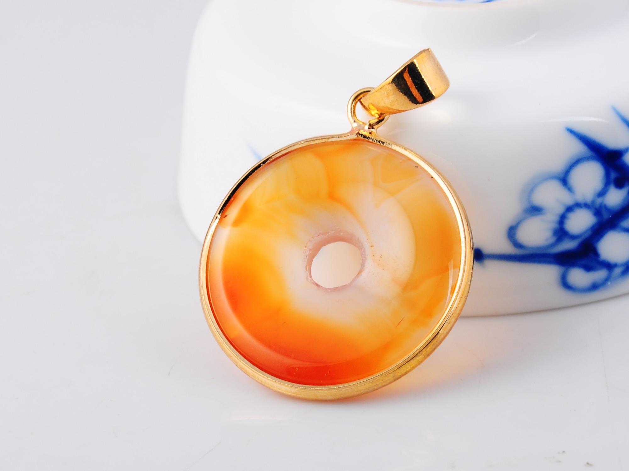 Gold Wire 32MM CoinGemstone Pendant