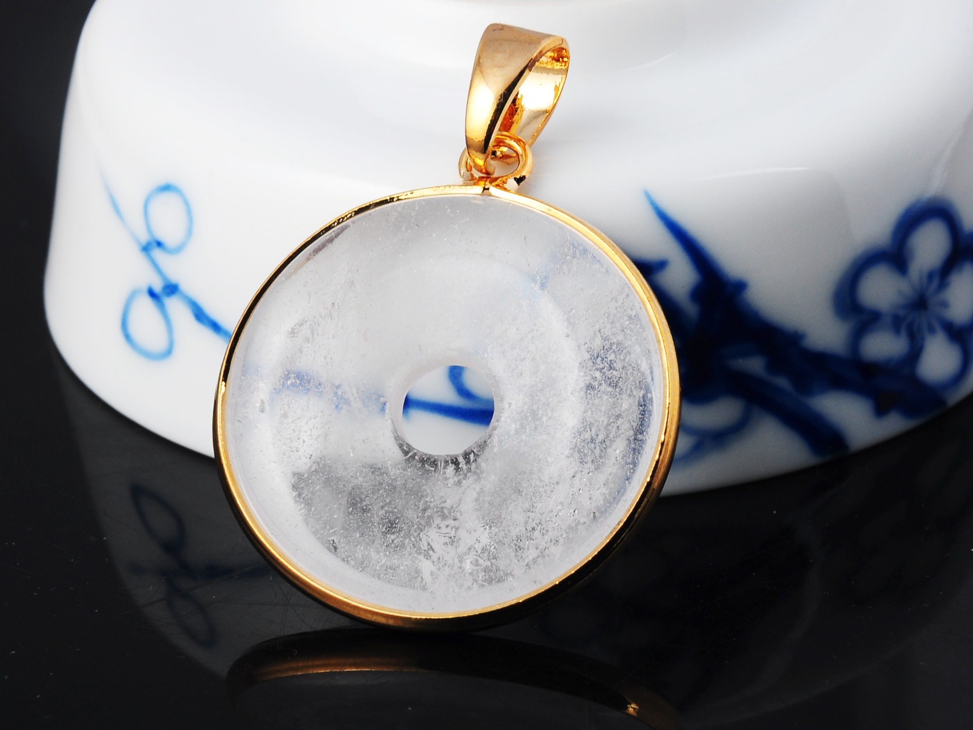 Gold Wire 32MM CoinGemstone Pendant