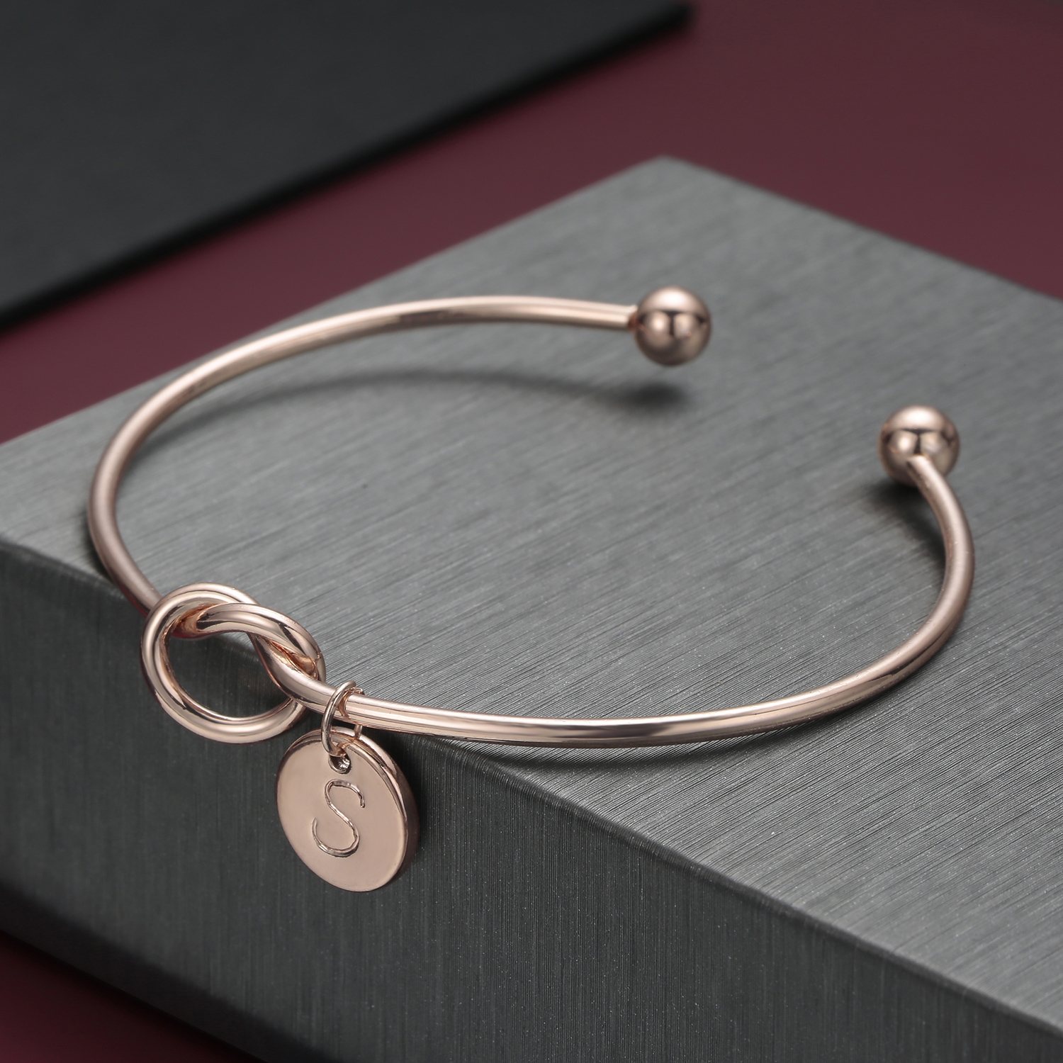 Rose gold 26 Letter Knot Heart Bracelet Girl Fashion Alloy Round Charm Jewelr