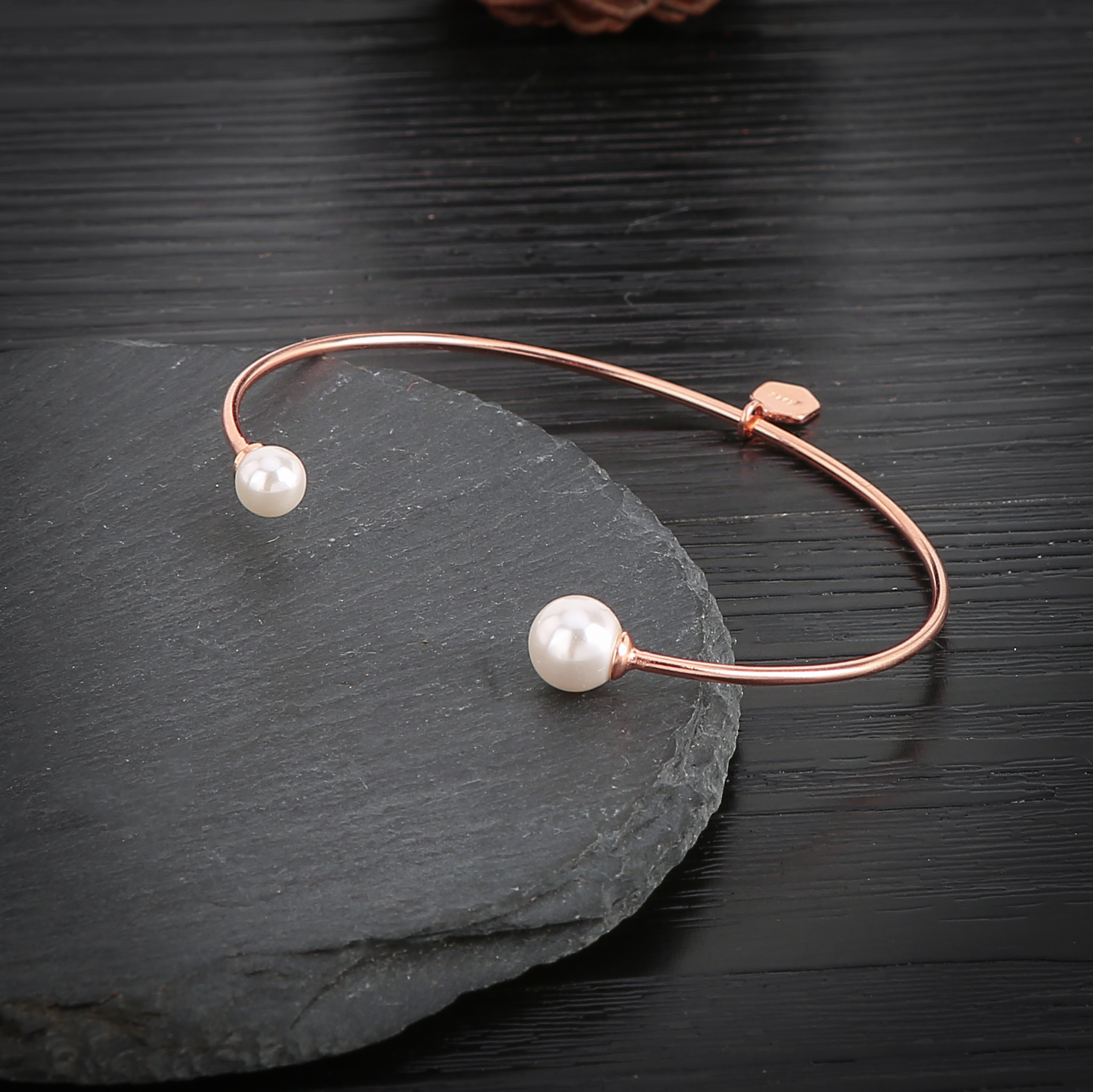 European American Fashion Woman Rose Gold Charm Bracelet Double Pearls Jewelry