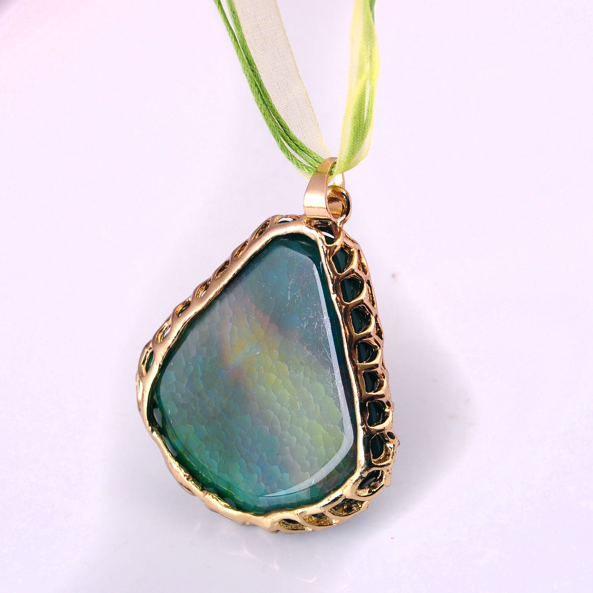 Natural Agate Wrapped Gold Pendant Necklace for Women and Men Jewelry