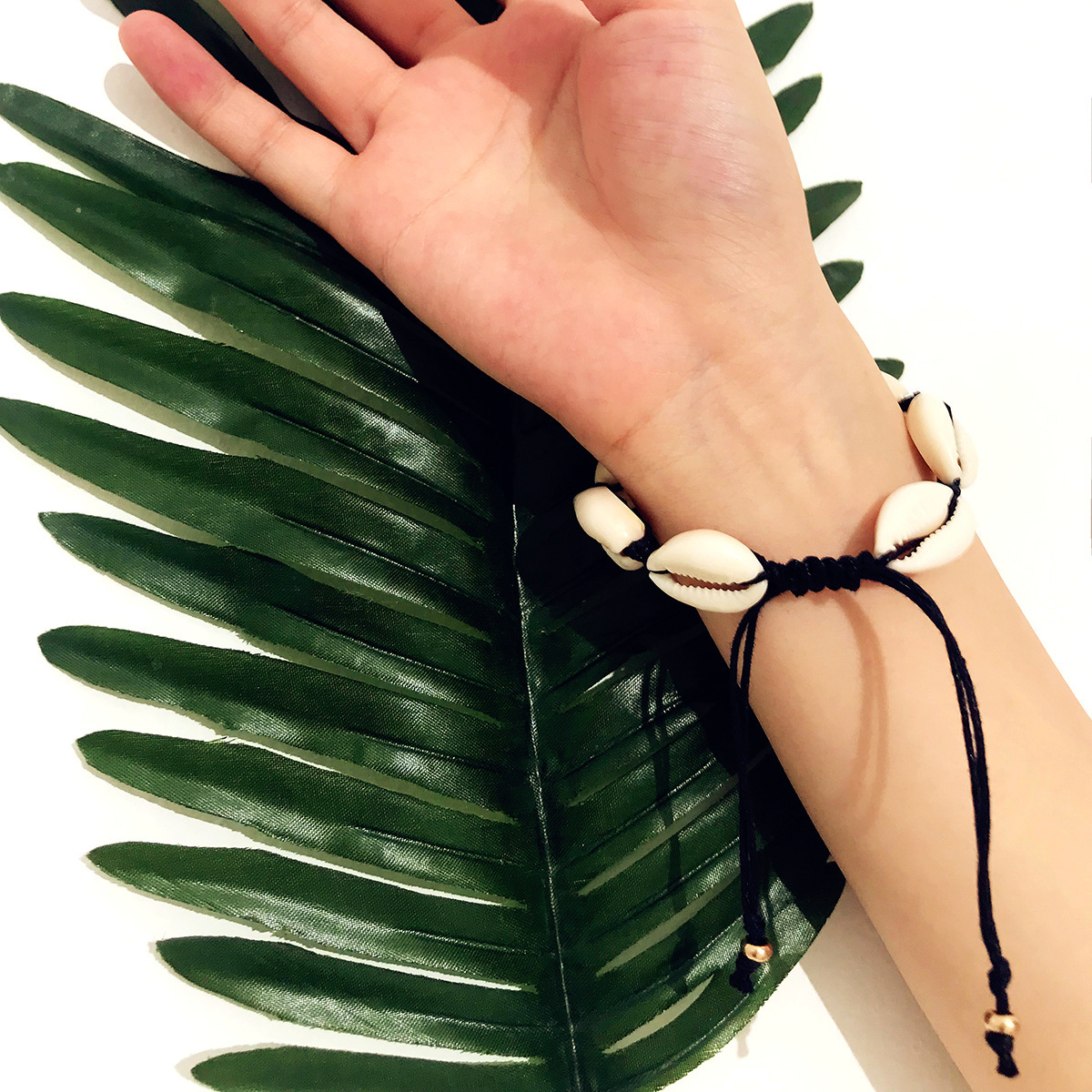 Natural Shell Gold Shell Cowry Beaded Friendship Bracelets Boho Fashion Beach Seashell Strand Bracelets Women Jewelry