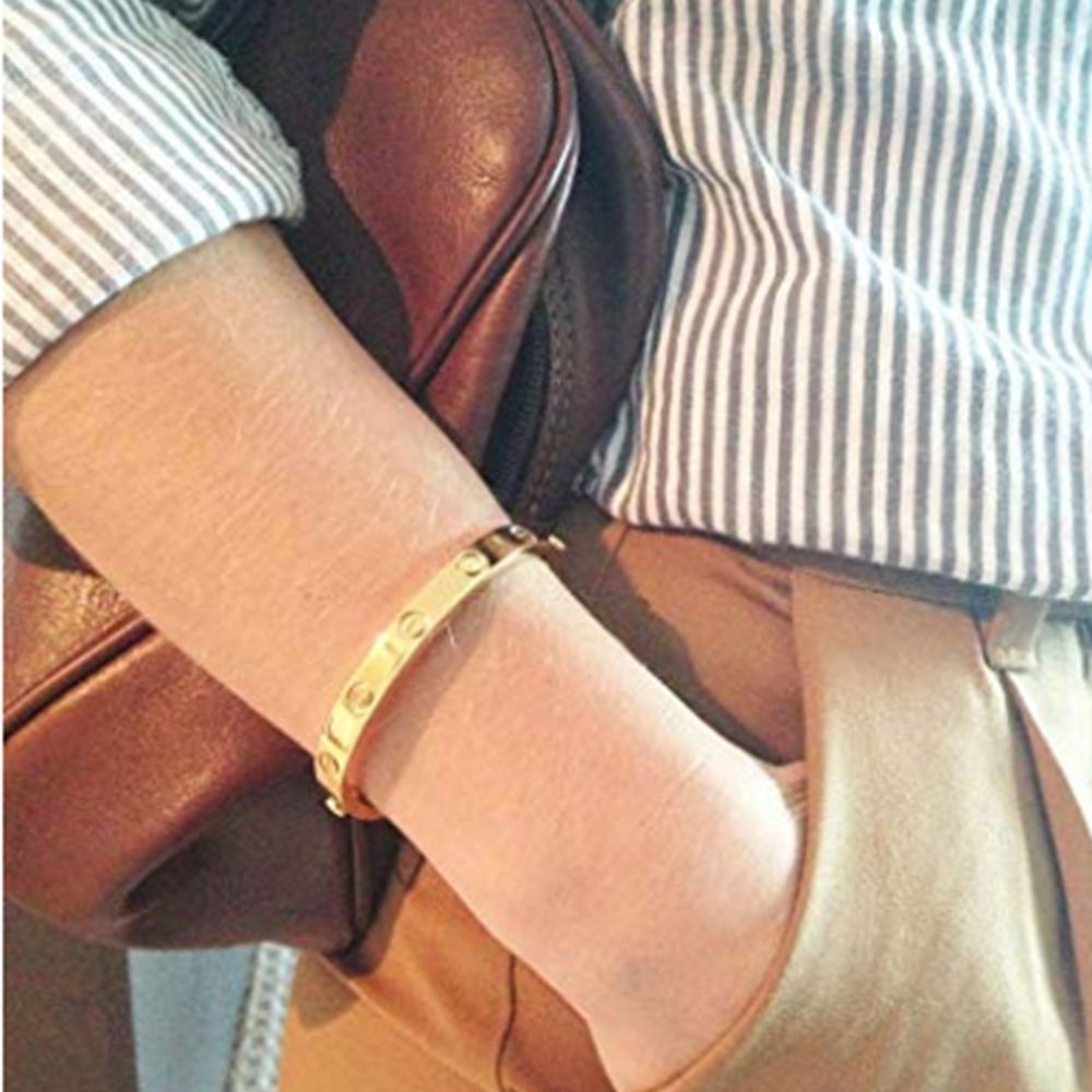 Bracelets for Women Love Bracelet Bangle for Couples Buckle Pulseras de Mujer Titanium Steel Girlfriend Boyfriend Valentines Wedding