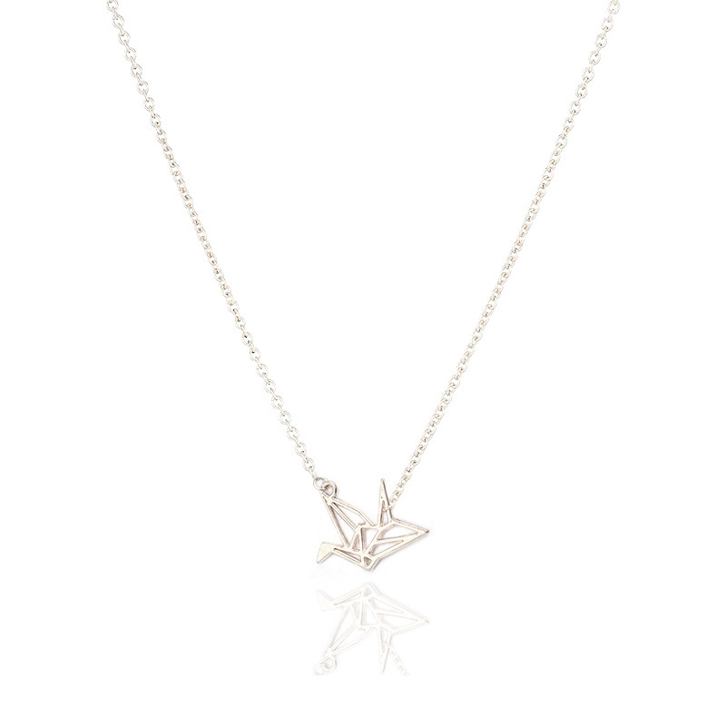 Gold Alloy Clavicle Short Simple Necklace for Women