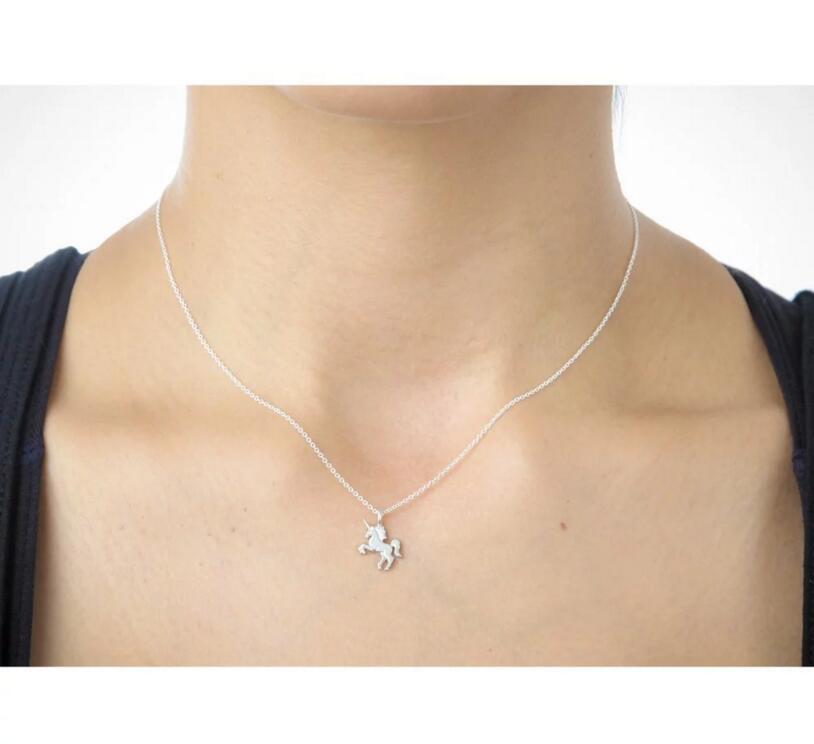 Gold Alloy Clavicle Short Simple Necklace for Women