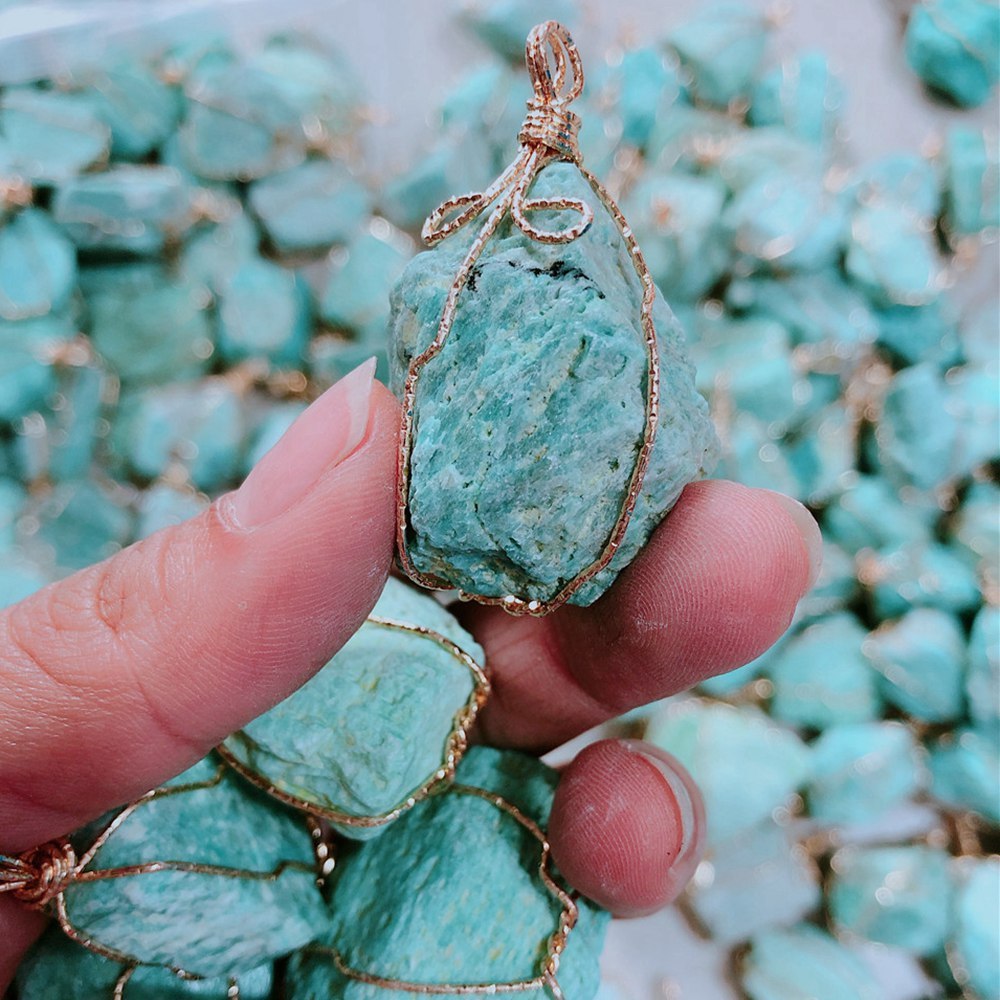Natural Raw Crystal Pendant Necklace Roungh Tumbled Rock Stone Gemstone Gold Plated Healing Irregular Handmade Jewelry for Women
