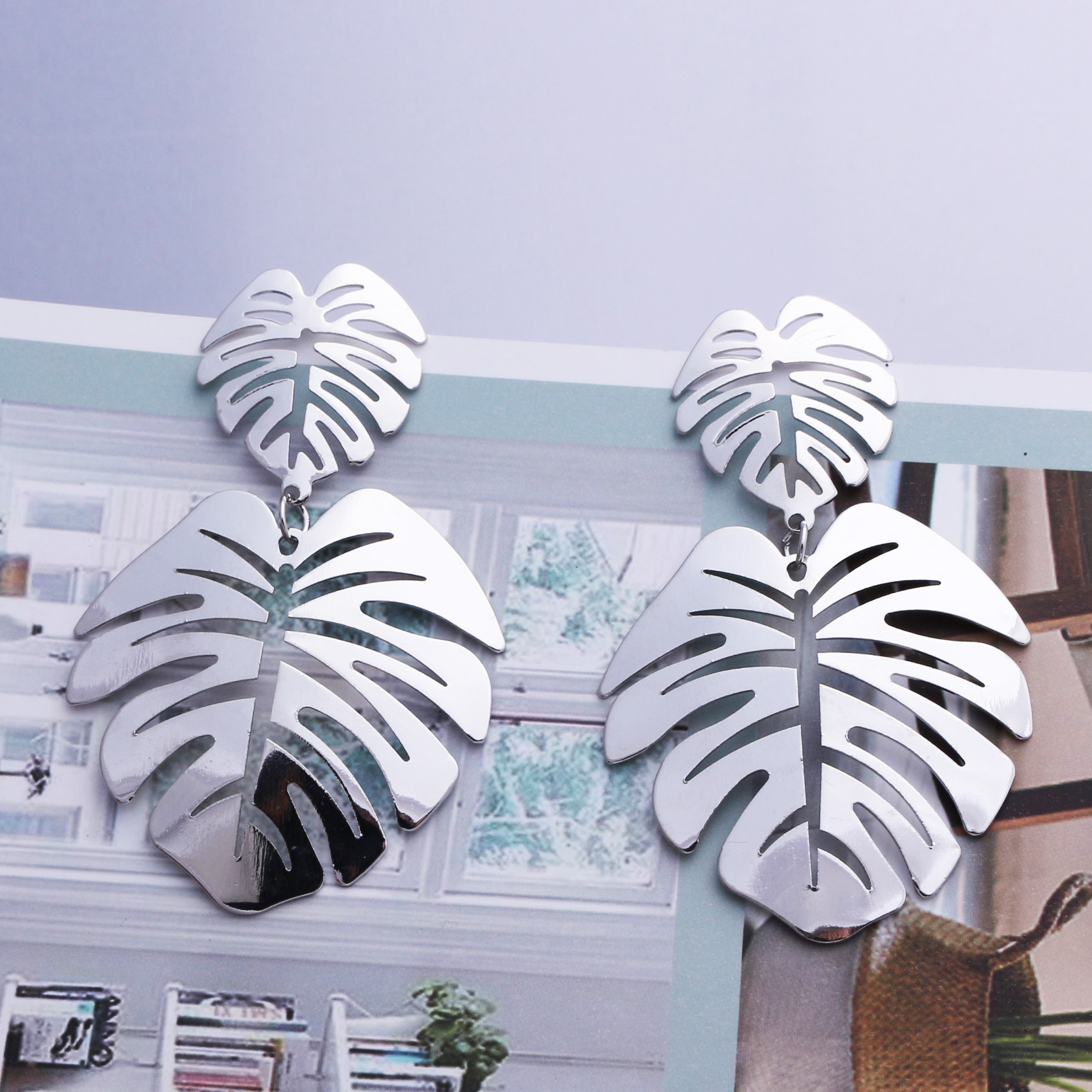 New Fashion Big Leaf Drop Earrings - Vintage Geometric Palm Leaves Green Hollow Jewelry for Women