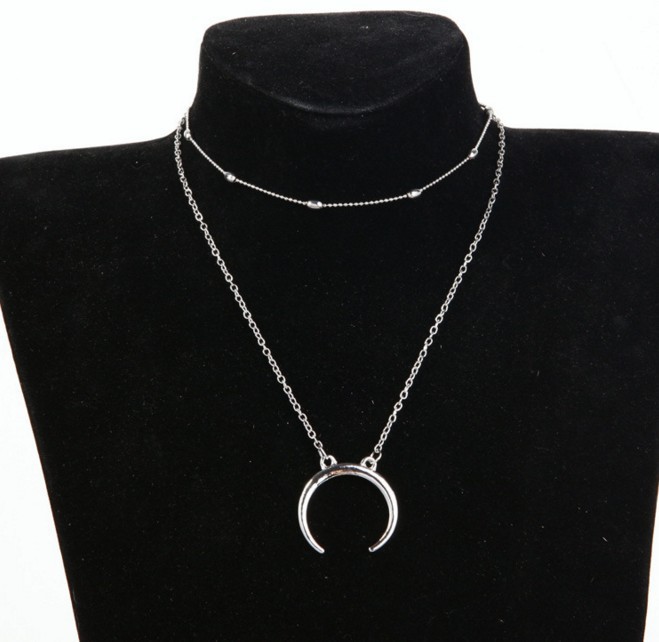 Boho Moon Pendant Necklace Silver Satellite Chain Layered Necklaces Choker Horn Crescent Clavicle Chain Necklace Jewelry for Women and Girls