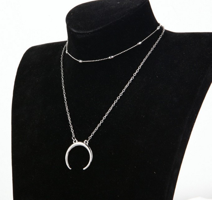 Boho Moon Pendant Necklace Silver Satellite Chain Layered Necklaces Choker Horn Crescent Clavicle Chain Necklace Jewelry for Women and Girls