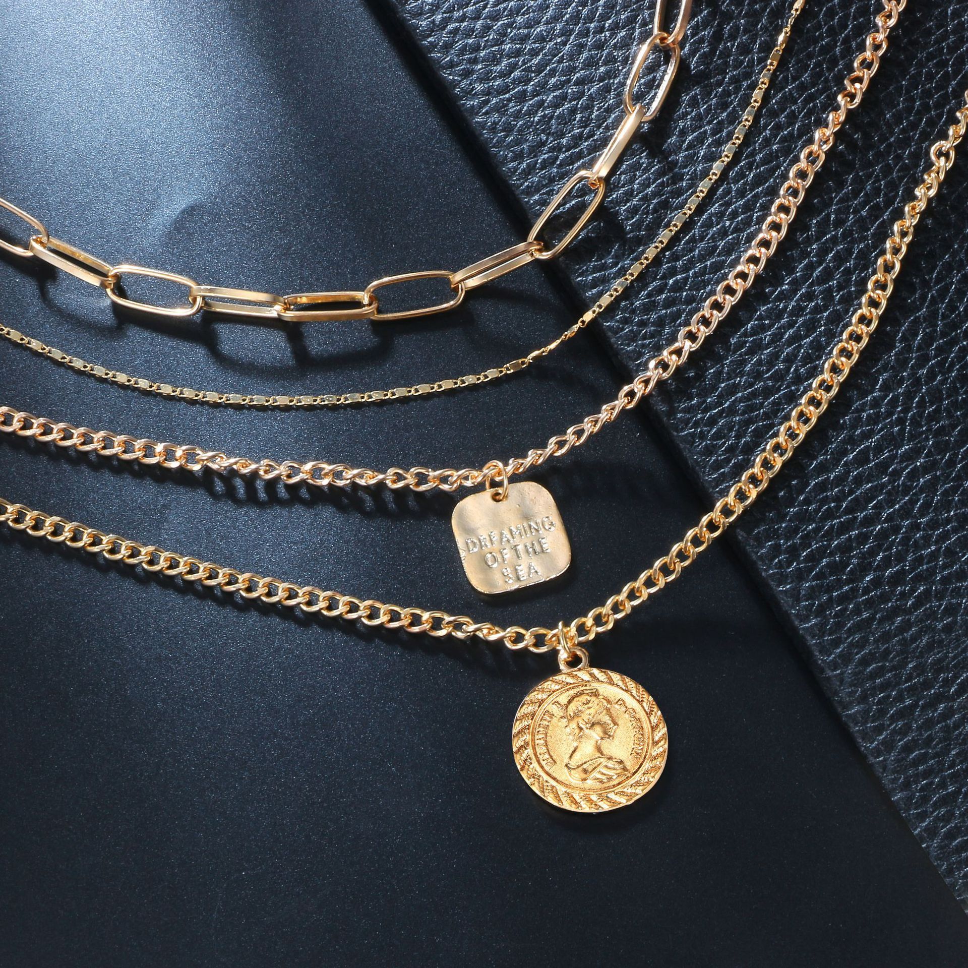 Layered Choker Necklace, Handmade 18K Gold Plated Coin Pendant Necklace Multilayer Disc Necklace Chunky Chain Adjustable Layering Choker Necklaces for
