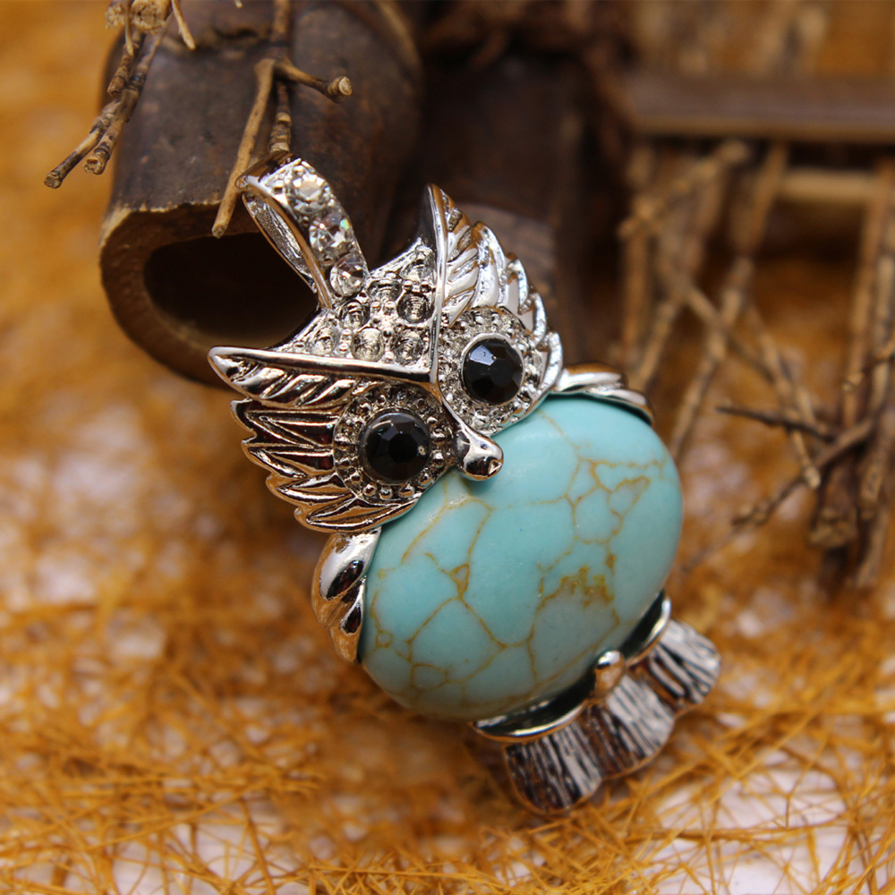 Owl Healing Crystal Stone Pendant Necklace Reiki Spiritual Energy Gemstone Quartz Jewelry Gift for Women Girls