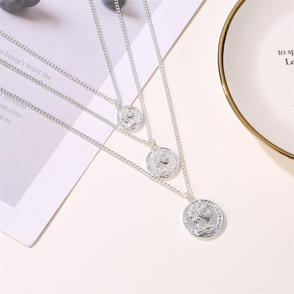 Multi-layer vintage metal necklace, collarbone chain, head coin, three-tier pendant necklace